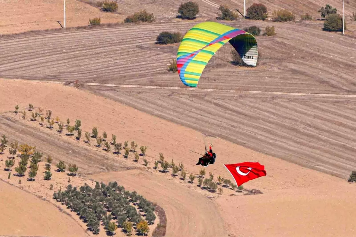 Bilecik’te Ata’ya Saygı Uçuşu