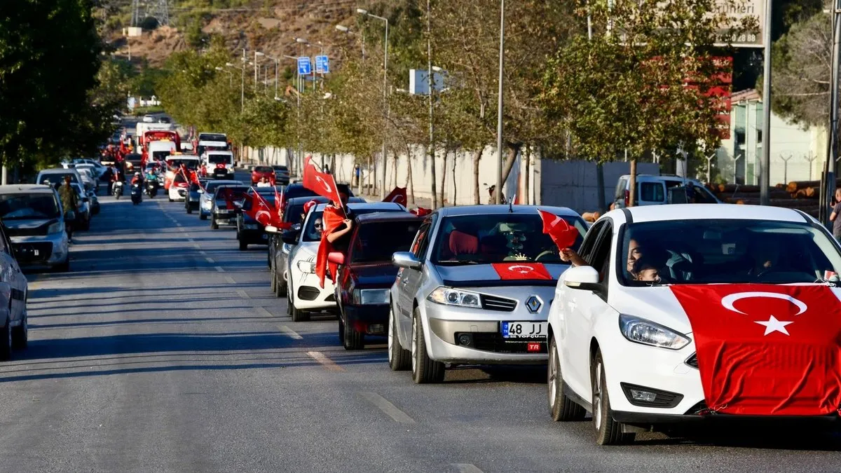 Fethiye’deki Cumhuriyet yürüyüşü coşkulu geçti