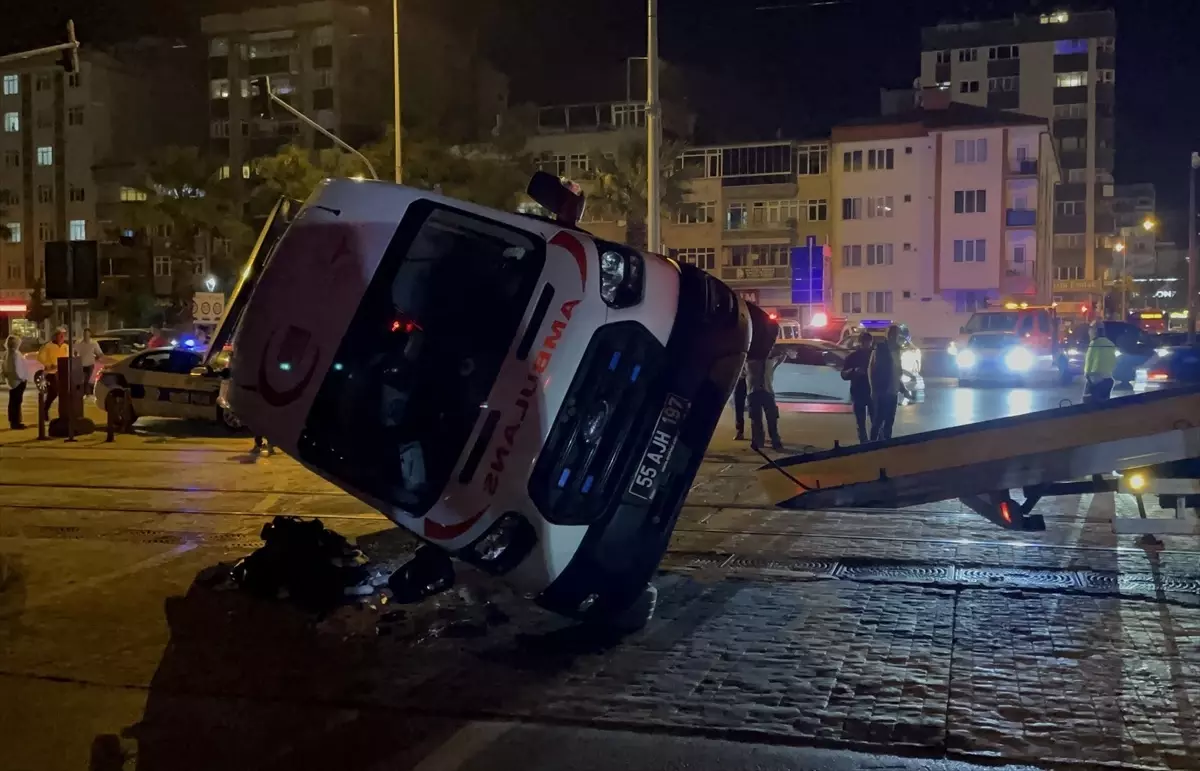 Samsun’da Tramvay ve Ambulans Çarpıştı