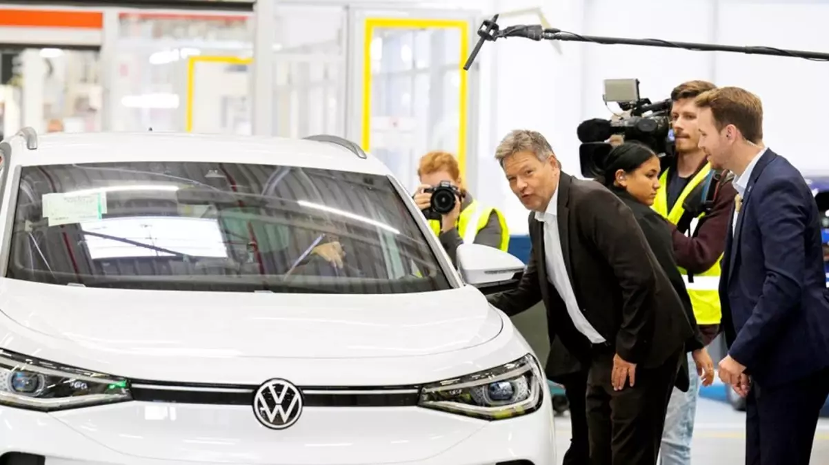 Alman Bakan’dan Volkswagen’e ucuz otomobil çağrısı