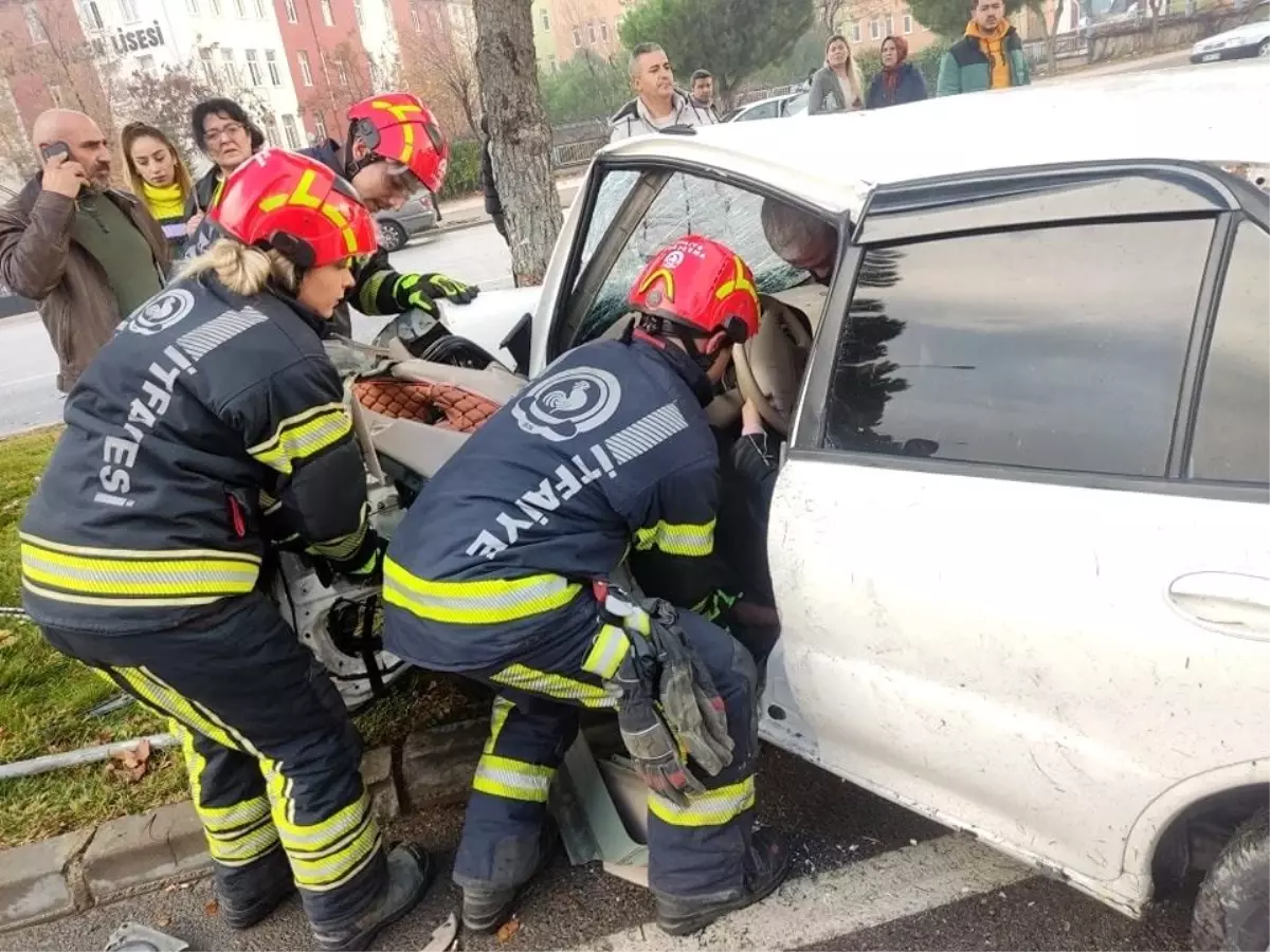 Denizli’de Trafik Kazası: 2 Yaralı