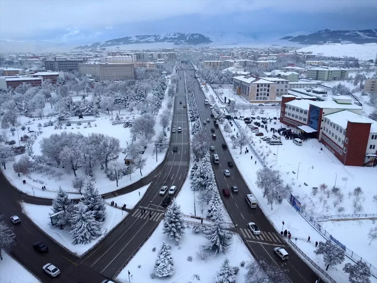 Erzurum Karla Kaplandı