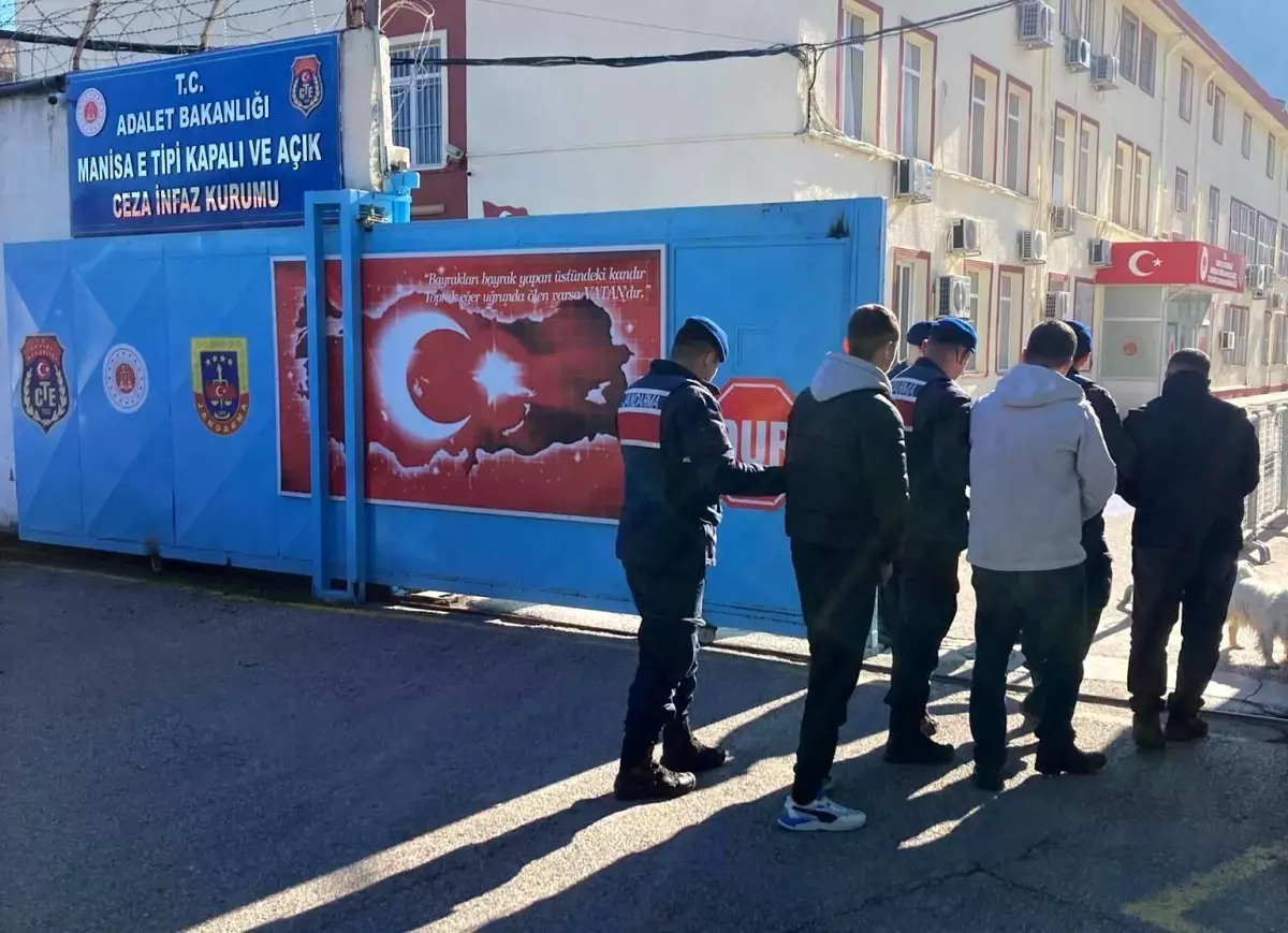 Manisa’da Aranan 3 Şahıs Yakalandı